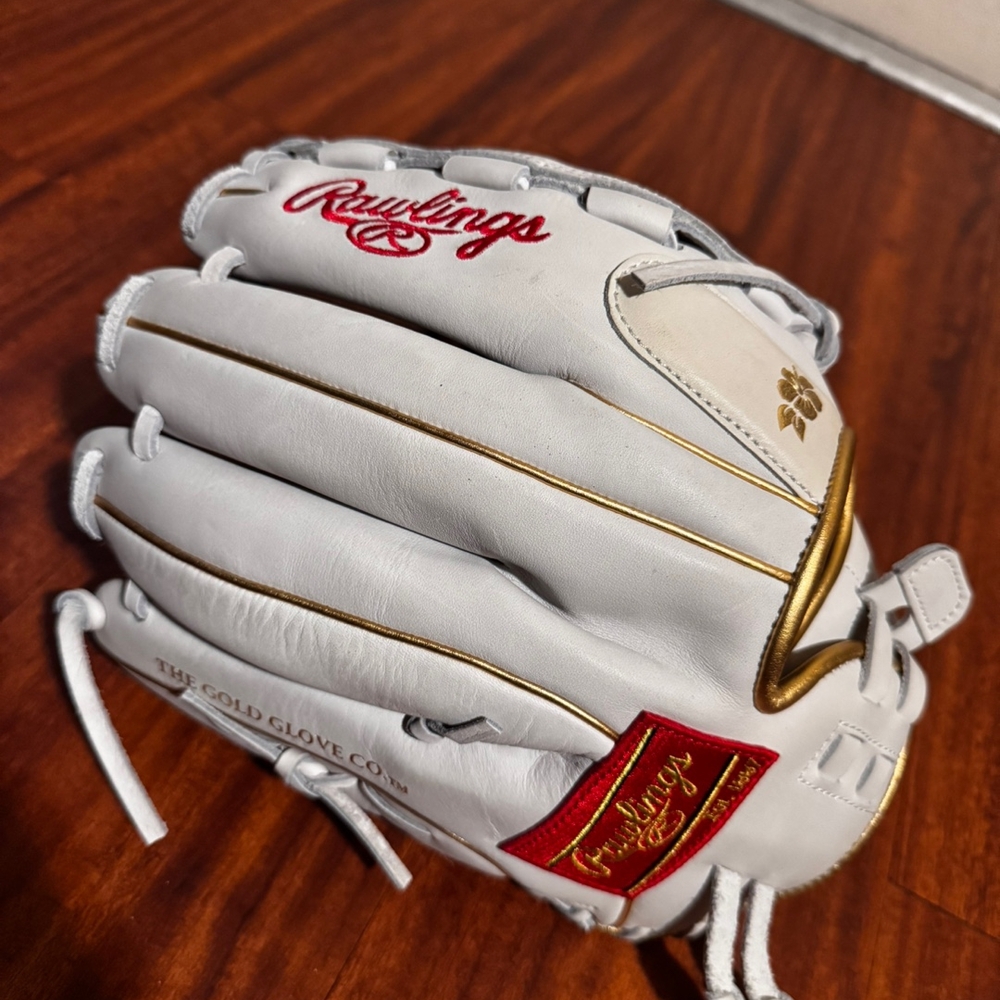 Rawlings White and Gold Baseball Glove